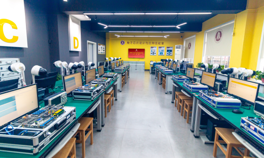 \\Youngsun\g\公司资料\best365中国官方网站资料\公司网站建设\数字芯片设计与应用实验室2.jpg