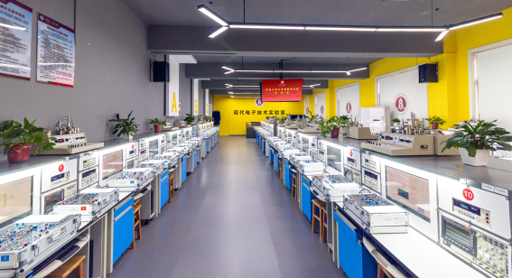 \\Youngsun\g\公司资料\best365中国官方网站资料\公司网站建设\现代电子技术实验室2.jpg